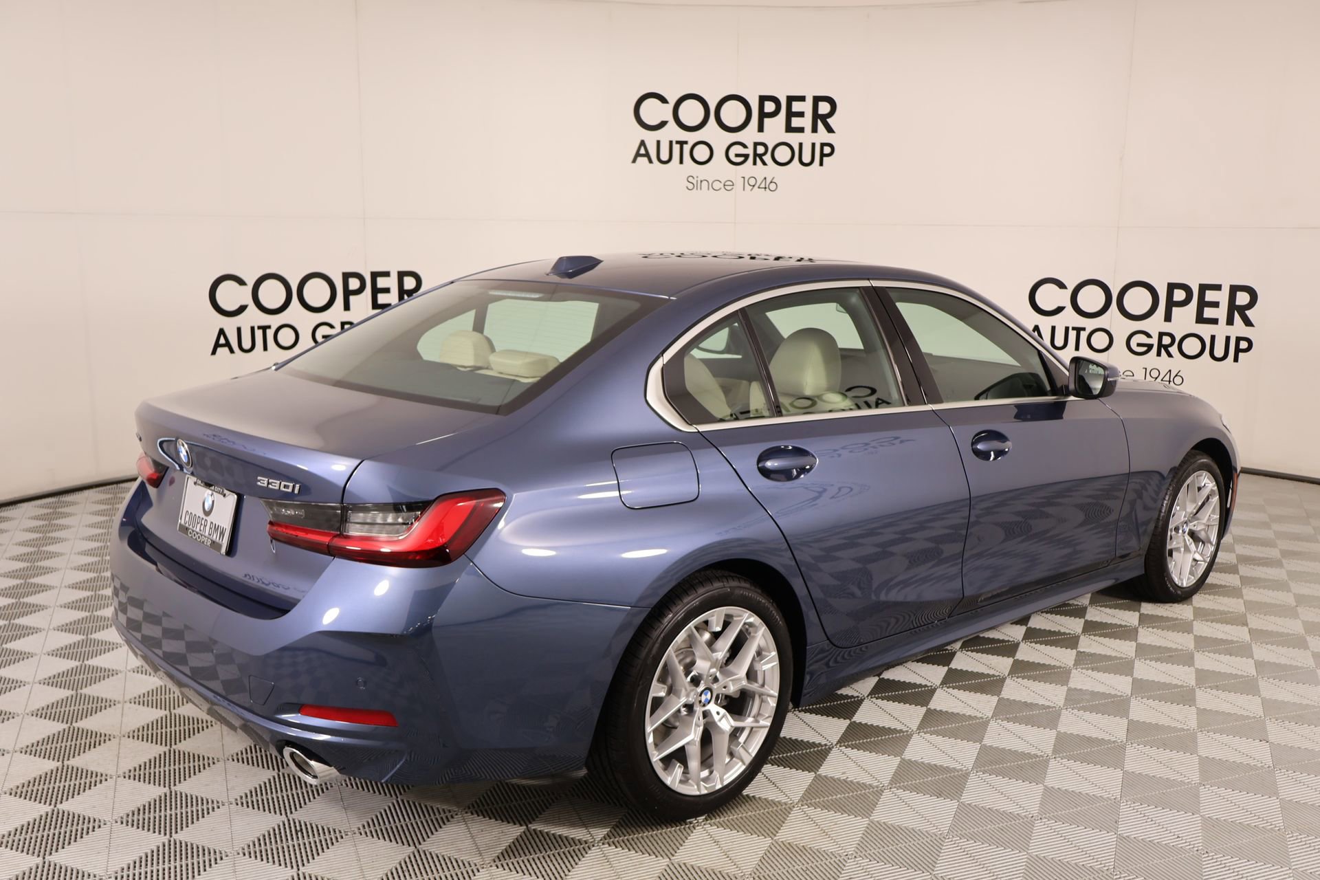 New 2026 BMW 330i xDrive Sedan w/ Premium Package AWD/4WD image 22