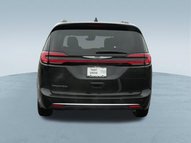 Used 2021 Chrysler Pacifica Touring FWD image 7