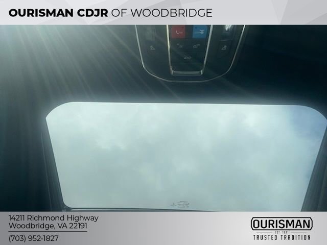 Used 2023 Jeep Grand Cherokee Altitude image 6