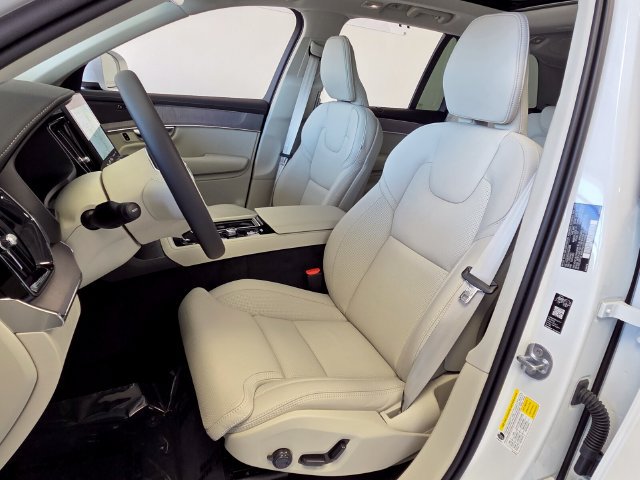 New 2026 Volvo XC90 B6 Ultra w/ Protection Package AWD/4WD image 8
