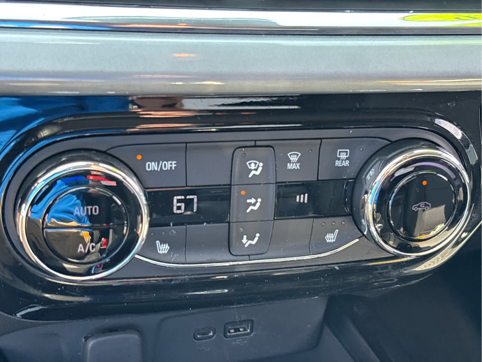 Certified 2024 Chevrolet Trax LT w/ Driver Confidence Package image 13