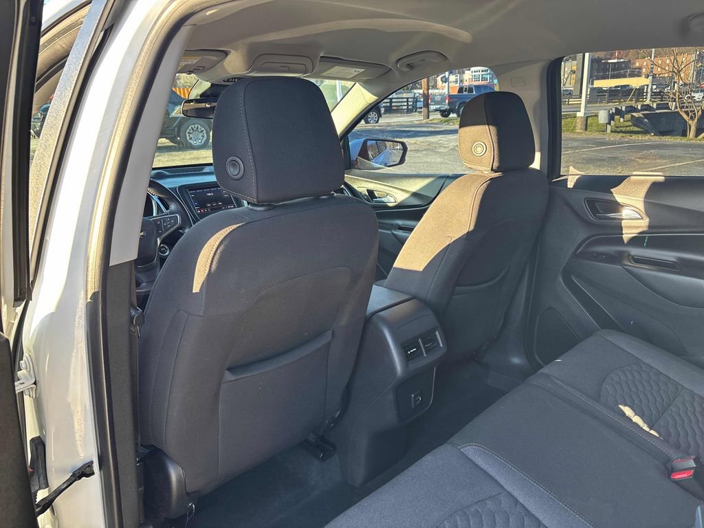 Used 2021 Chevrolet Equinox LT w/ Driver Convenience Package image 37