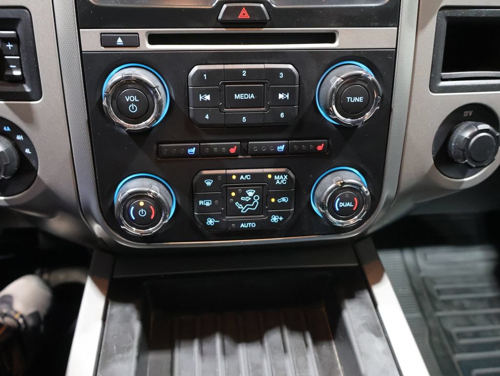 Used 2017 Ford Expedition XLT w/ Equipment Group 202A AWD/4WD image 27