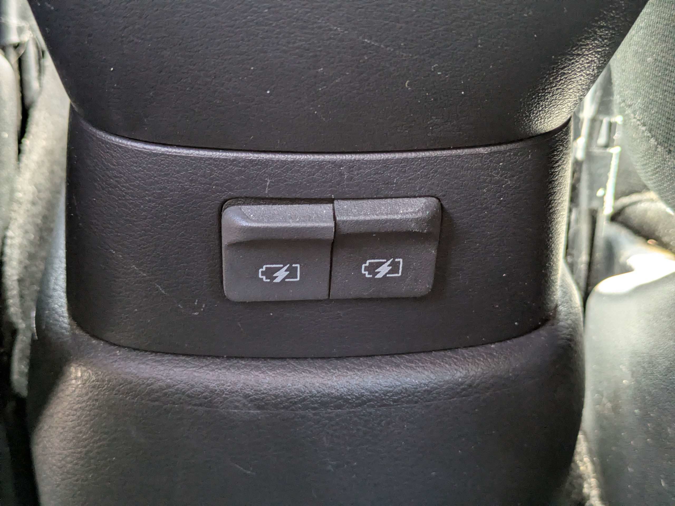 Used 2020 Nissan Kicks S FWD image 15