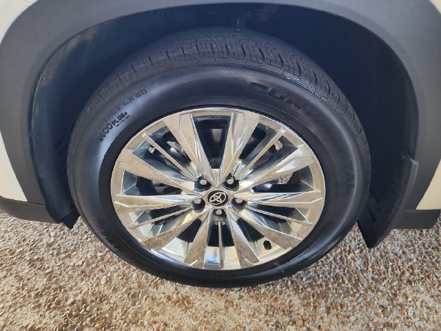 Used 2024 Toyota Grand Highlander AWD image 26