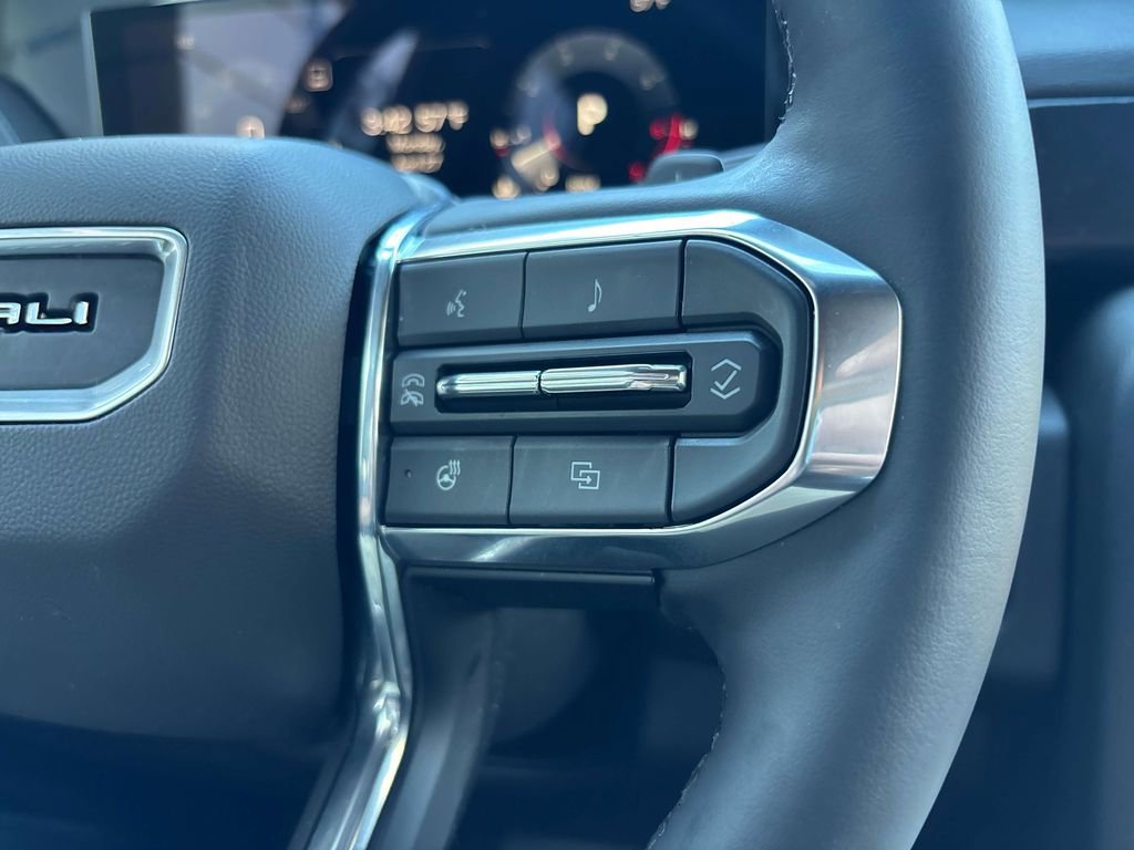 Used 2026 GMC Yukon Denali AWD/4WD image 23
