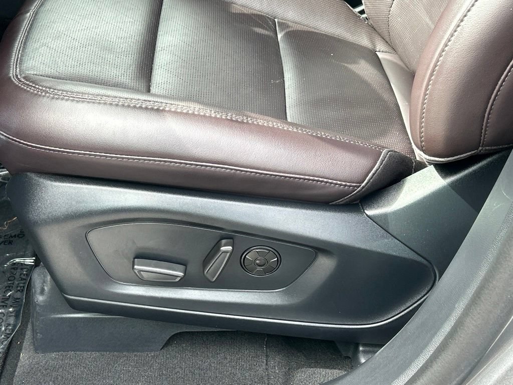 Used 2026 Ford Explorer Platinum RWD image 16