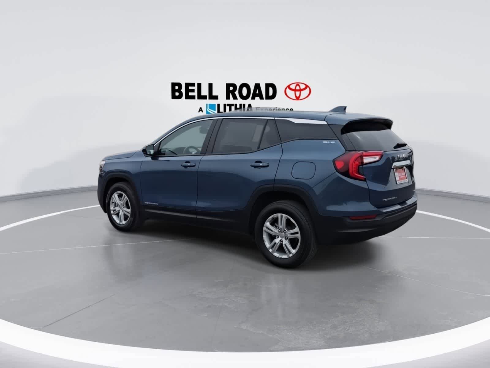 Used 2024 GMC Terrain SLE AWD/4WD image 6