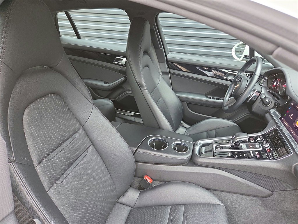 Used 2022 Porsche Panamera 4 image 19
