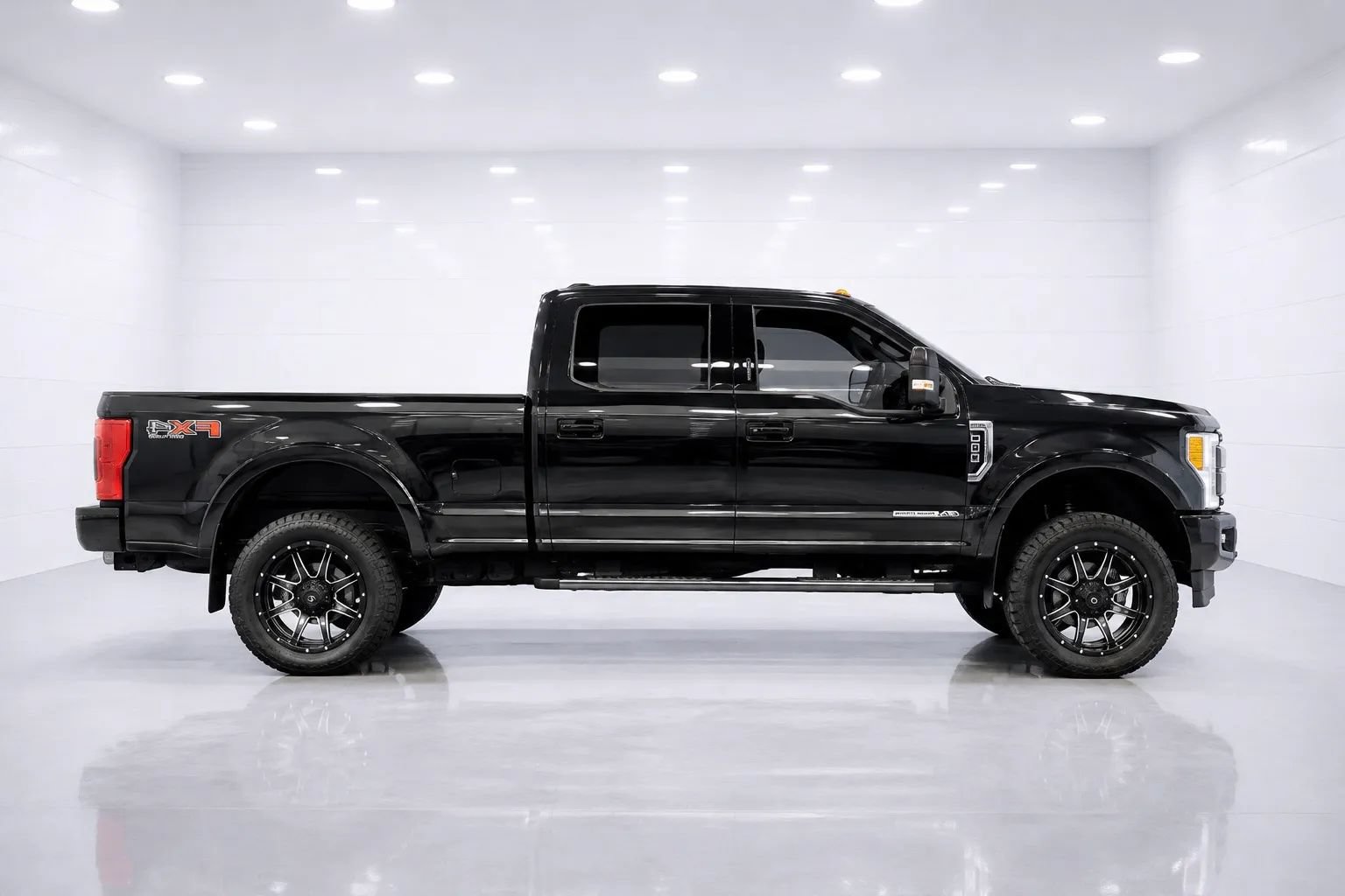 Used 2018 Ford F250 Lariat w/ Lariat Ultimate Package AWD/4WD image 6