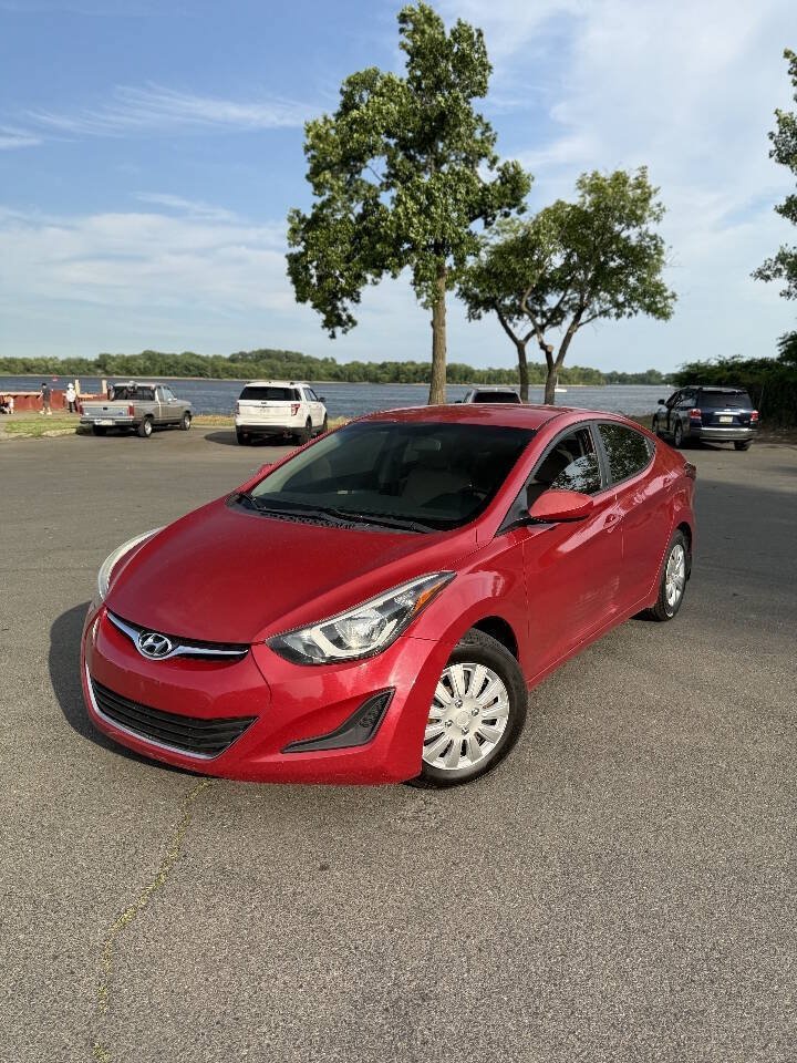 Used 2016 Hyundai Elantra SE FWD image 2