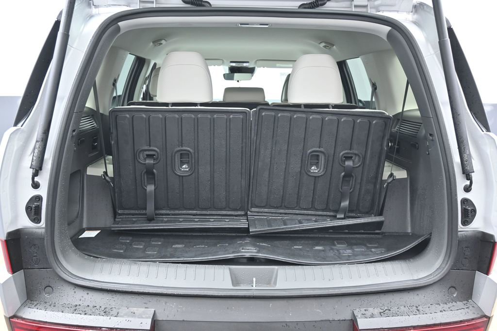 Used 2026 Hyundai Santa Fe SEL FWD image 15