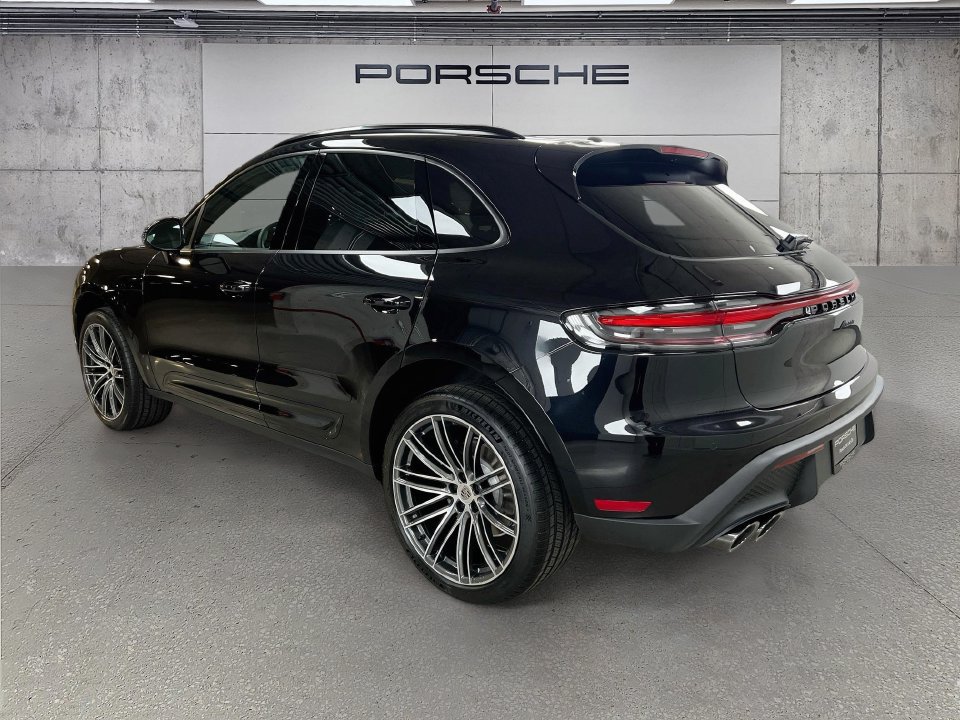 New 2026 Porsche Macan AWD/4WD image 3