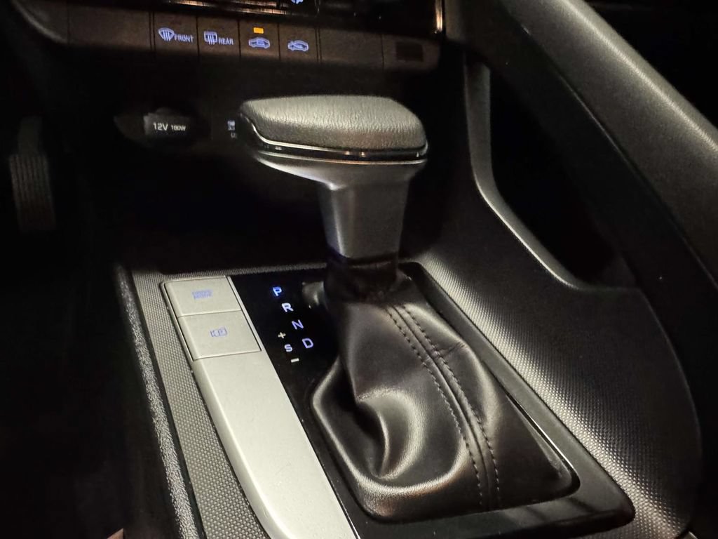 Used 2021 Hyundai Elantra SEL FWD image 25