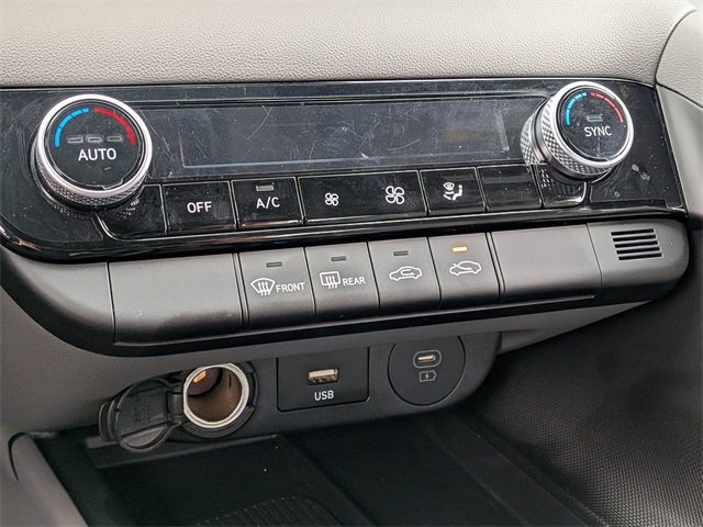 Used 2025 Hyundai Elantra Sport image 23