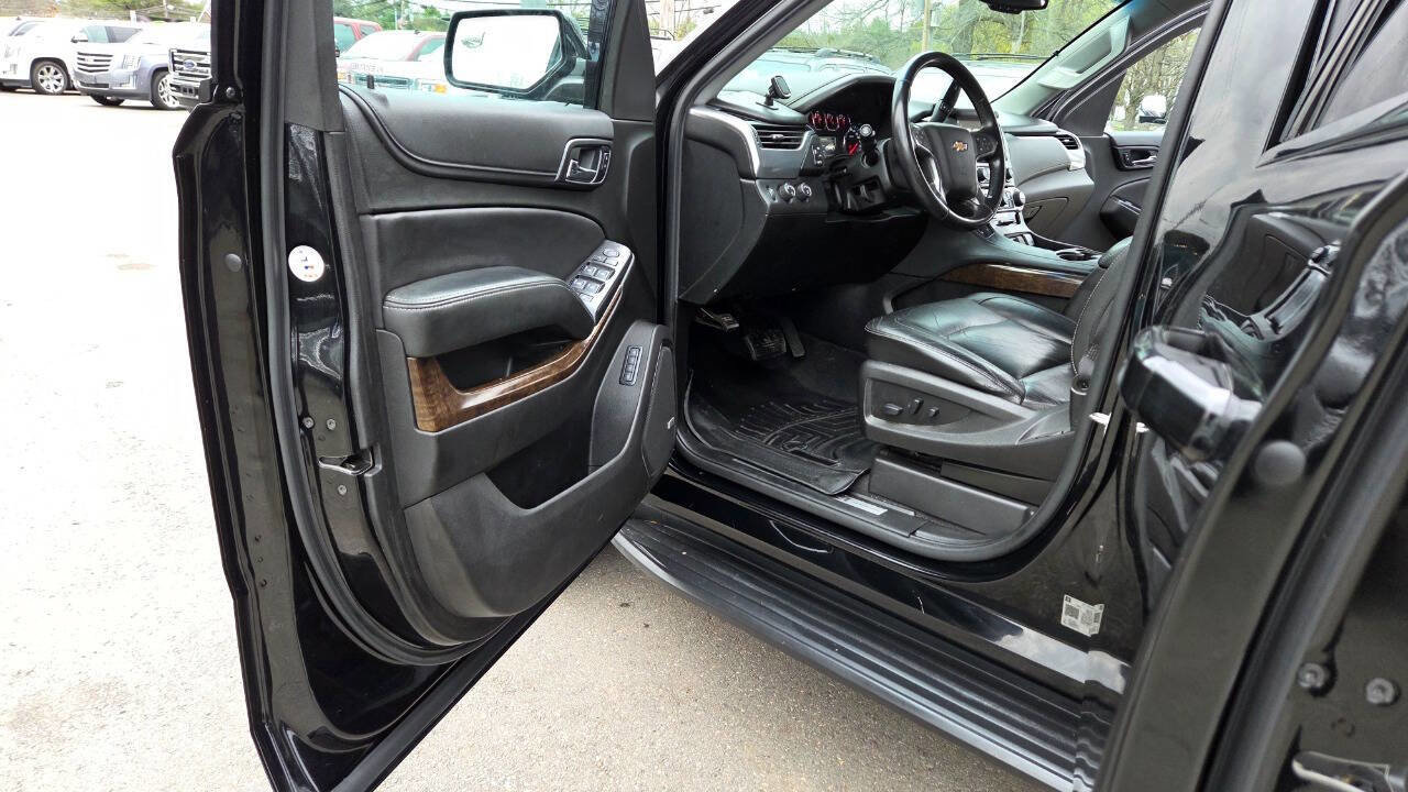 Used 2019 Chevrolet Suburban LT AWD/4WD image 26