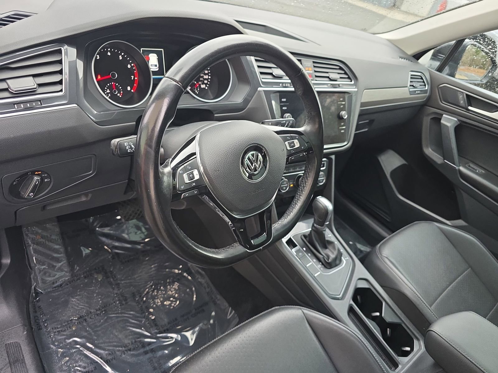Used 2018 Volkswagen Tiguan SEL image 22