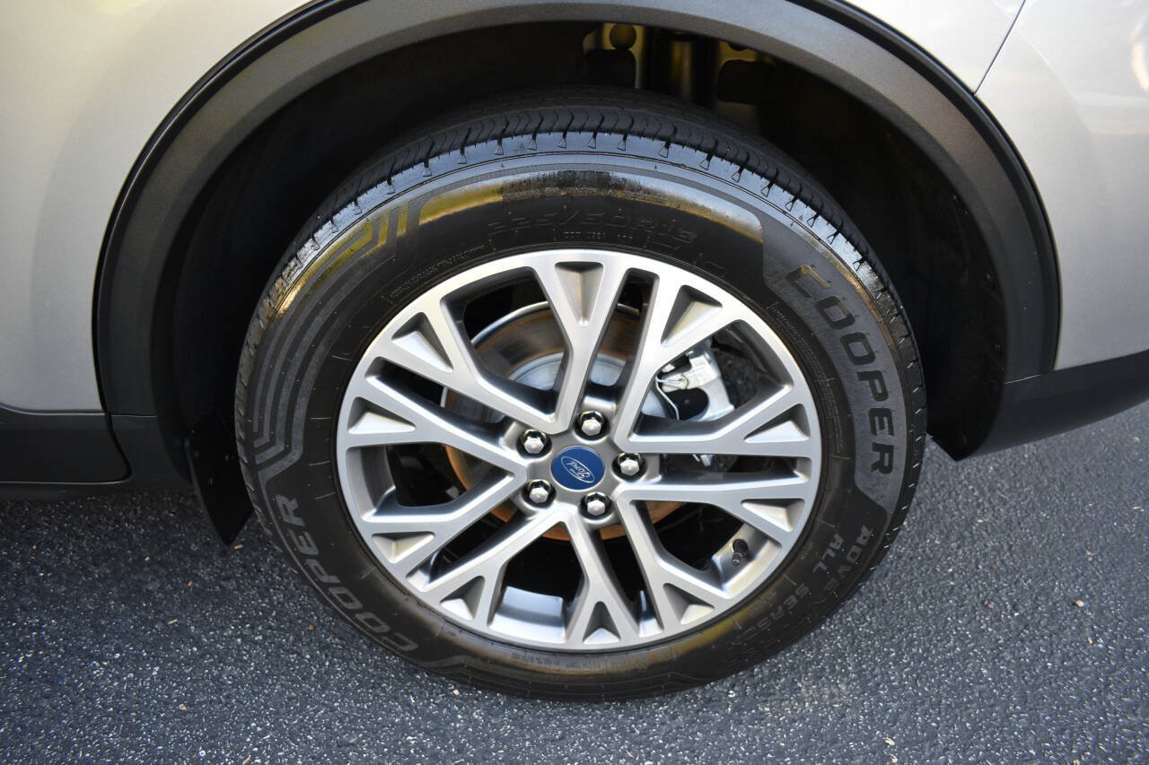 Used 2021 Ford Escape SEL w/ Technology Package FWD image 44