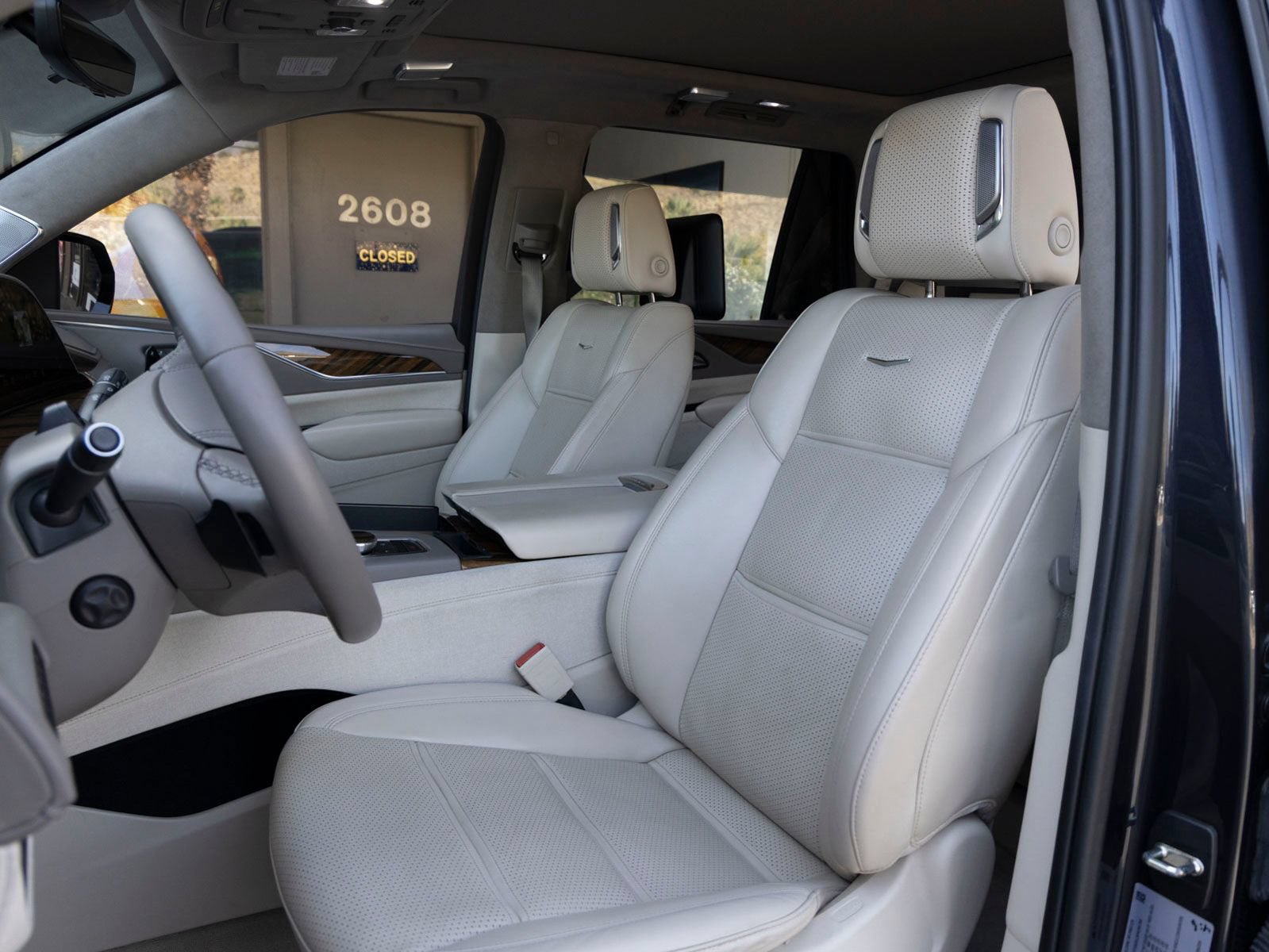 Used 2023 Cadillac Escalade Sport Platinum AWD/4WD image 13