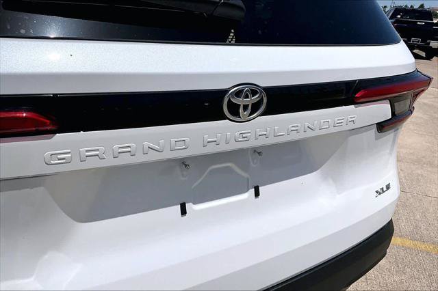 Certified 2024 Toyota Grand Highlander XLE FWD image 31