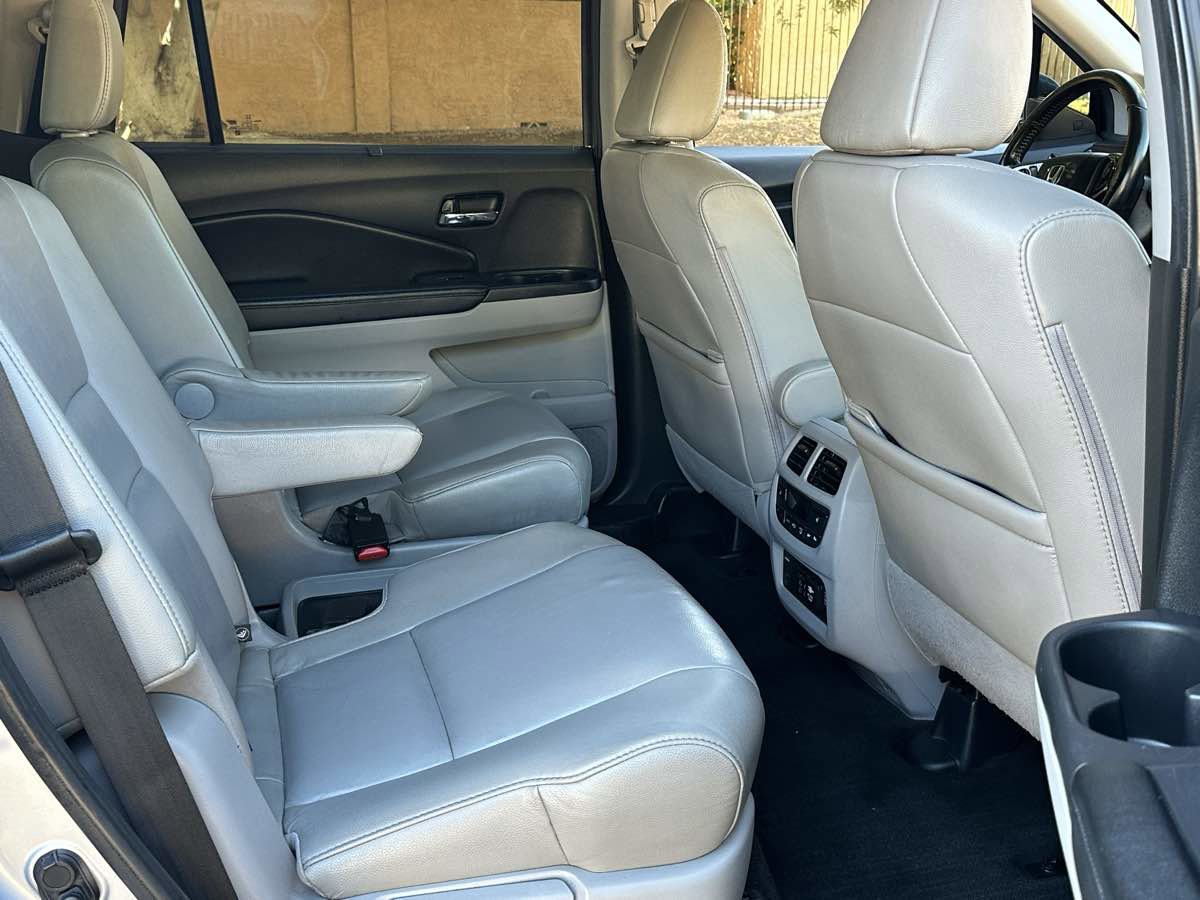 Used 2019 Honda Pilot Touring image 13