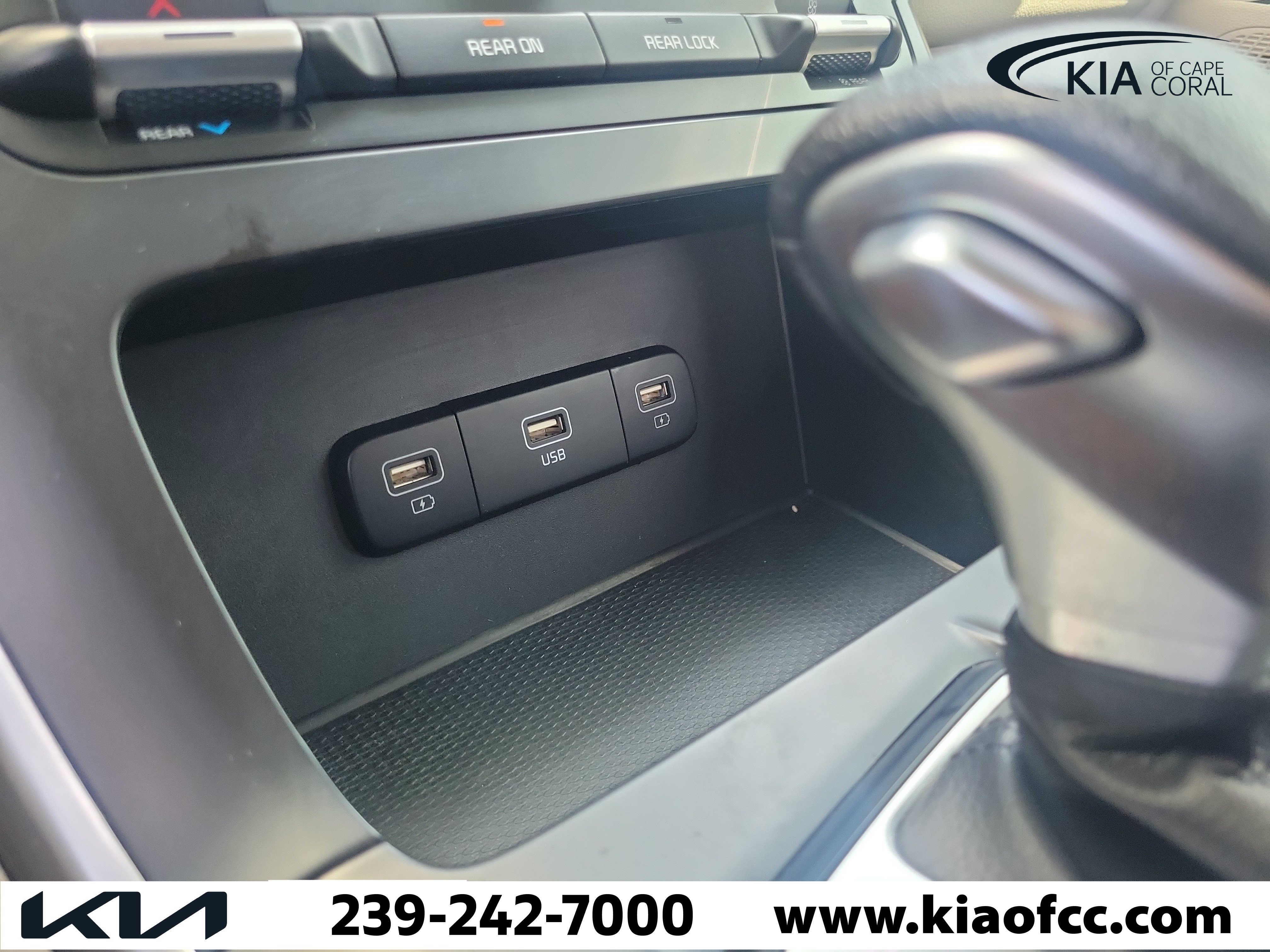 Certified 2023 Kia Carnival LX FWD image 30