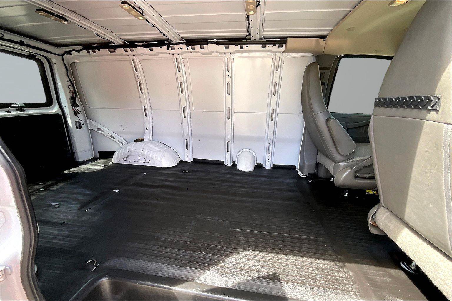 Used 2023 Chevrolet Express 2500 w/ Driver Convenience Package RWD image 15