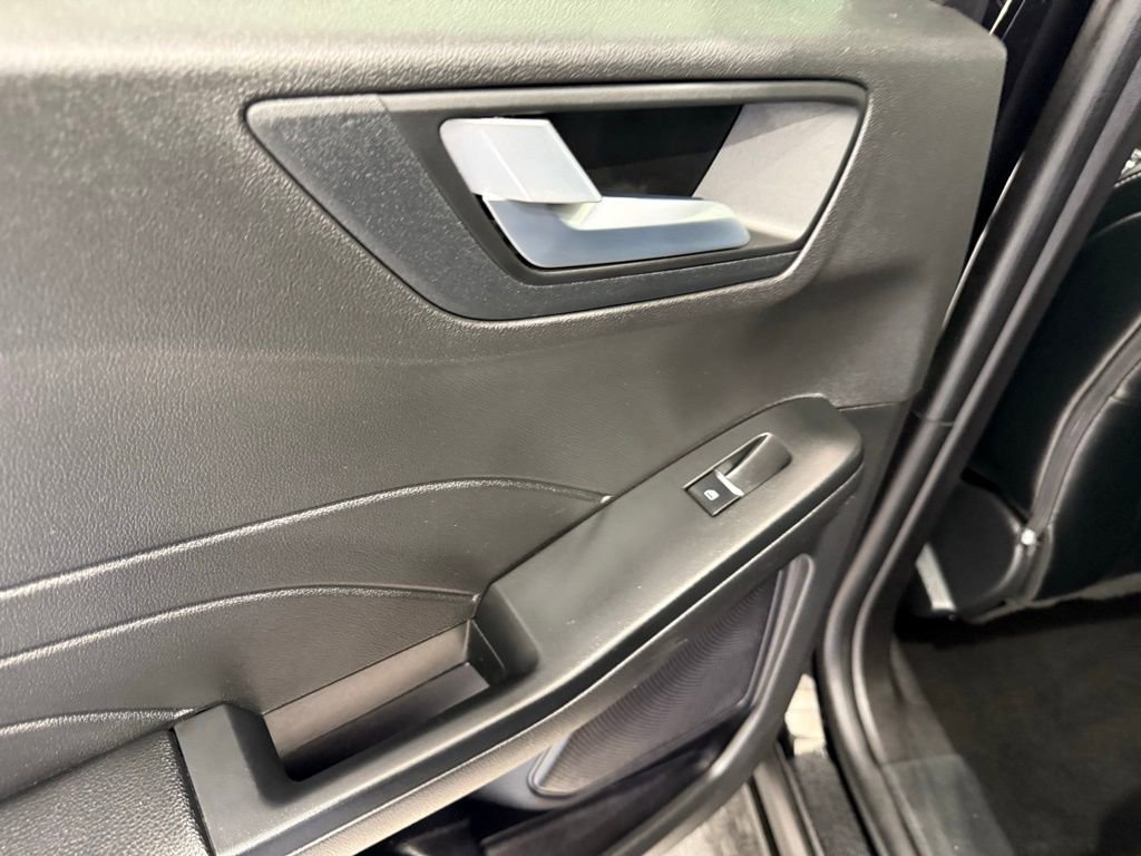 Used 2024 Ford Escape Platinum AWD/4WD image 22