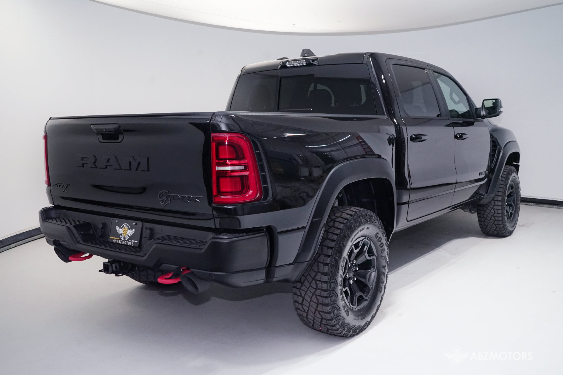 Used 2027 RAM 1500 4x4 Crew Cab image 5