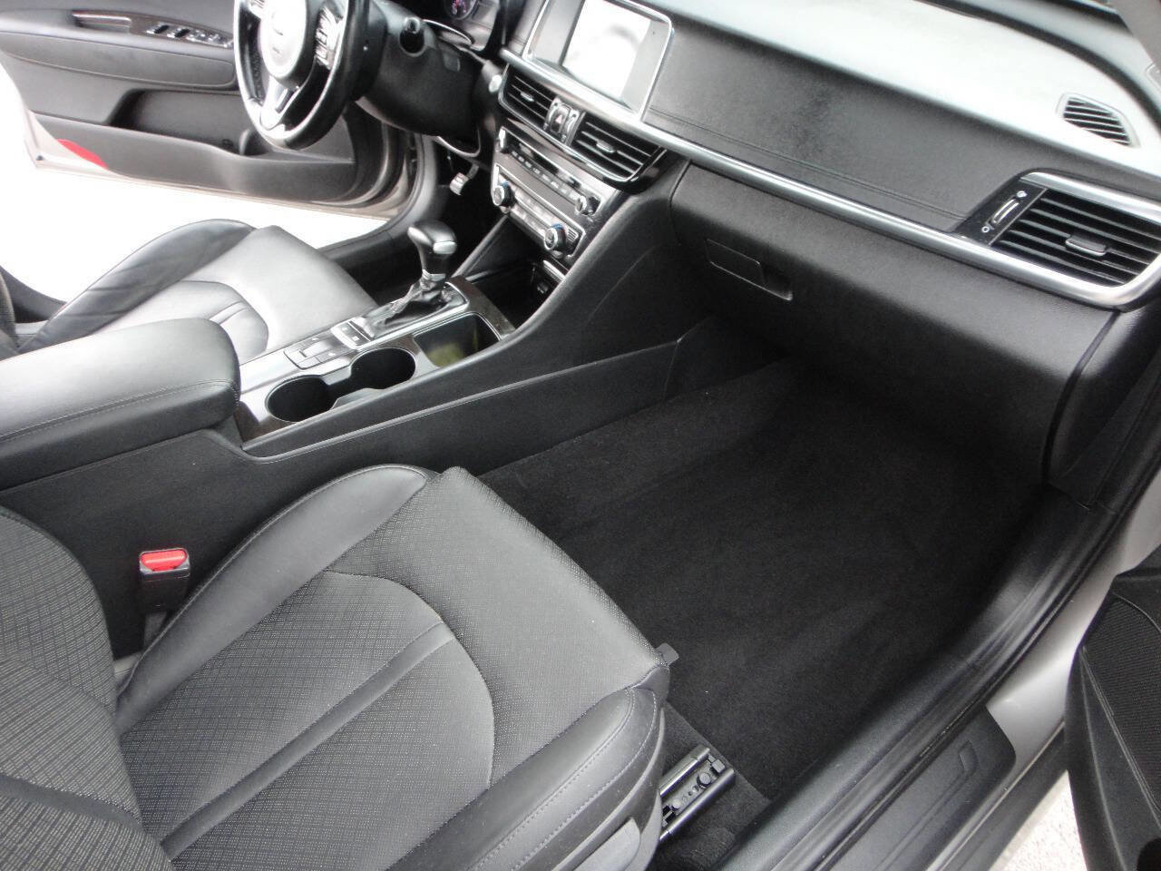 Used 2017 Kia Optima EX image 15