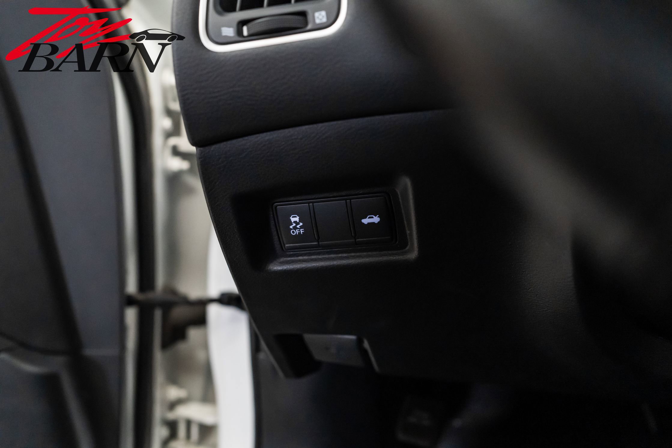 Used 2018 INFINITI Q50 Luxe w/ Essential Package (3.0T Luxe) image 27