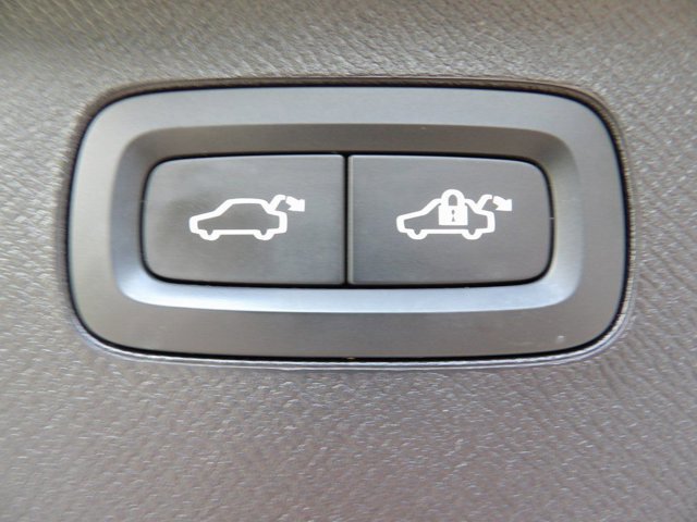 Certified 2024 Volvo XC90 B6 Plus w/ Protection Package Premier image 25