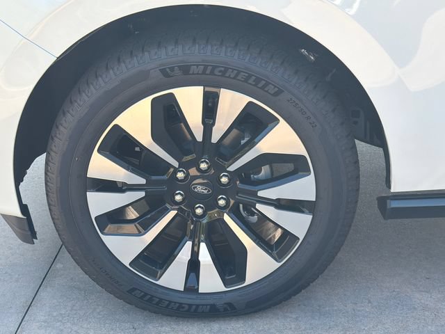New 2025 Ford Expedition Max Platinum w/ Platinum Ultimate Package AWD/4WD image 11