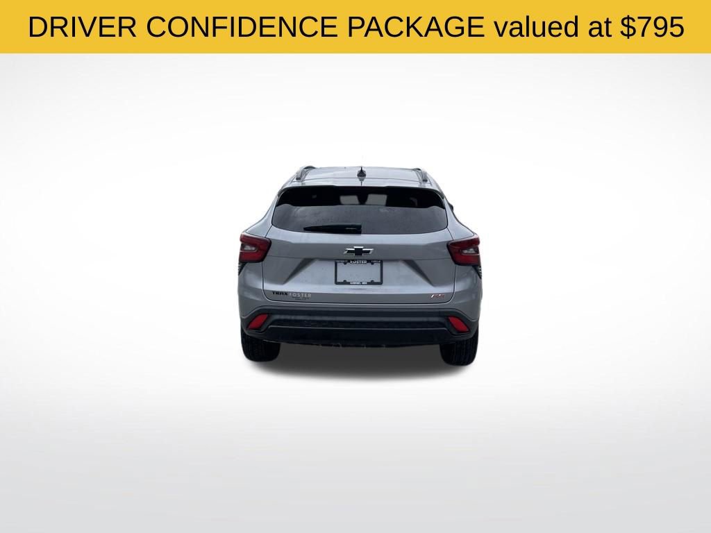 Used 2025 Chevrolet Trax RS w/ Sunroof Package image 4