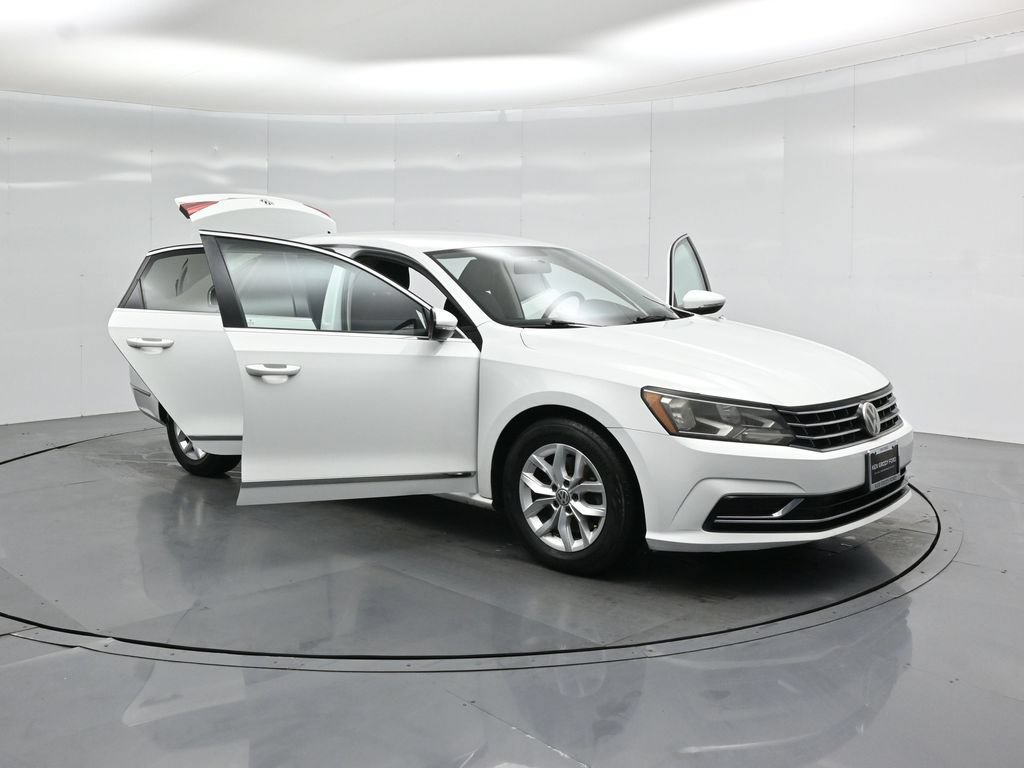 Used 2017 Volkswagen Passat 1.8T S FWD image 33