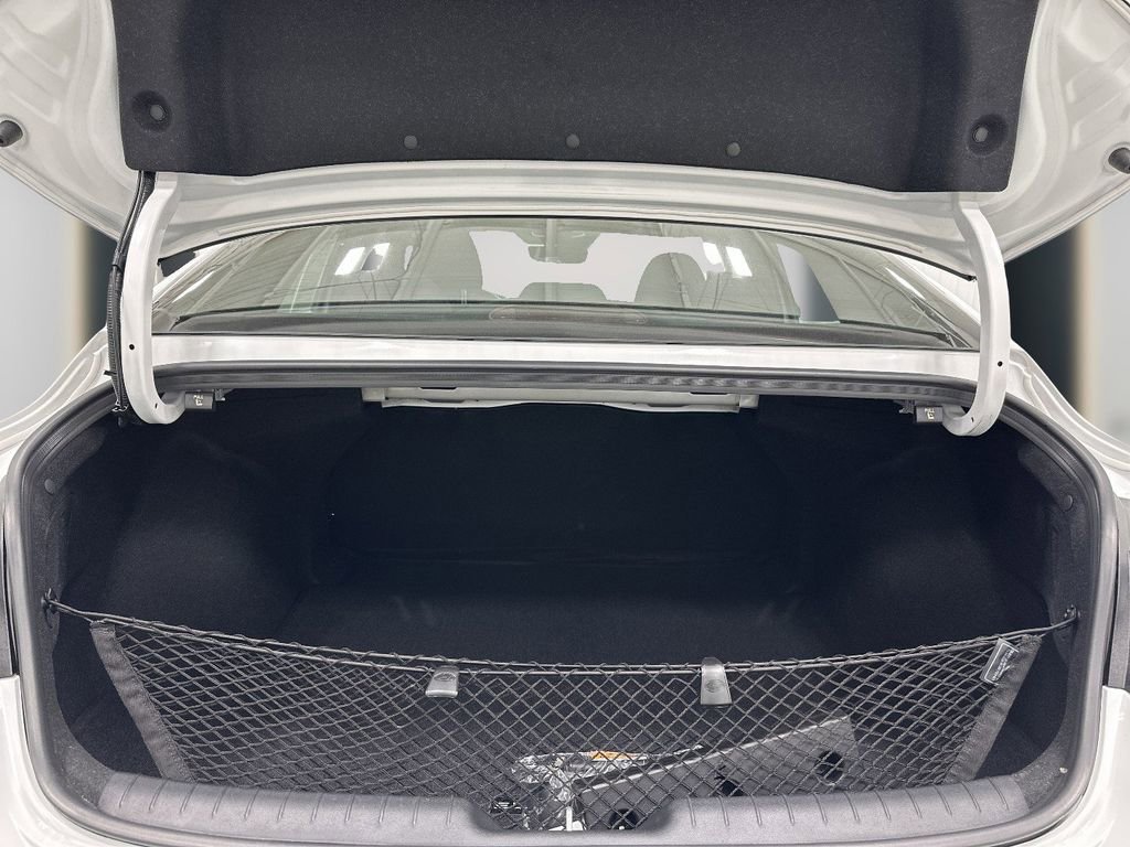 Certified 2025 Hyundai Elantra Sport image 13