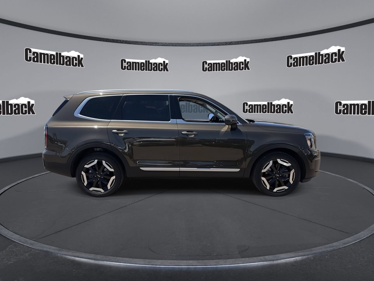 Certified 2025 Kia Telluride EX w/ EX Captain's Chair Package FWD image 8