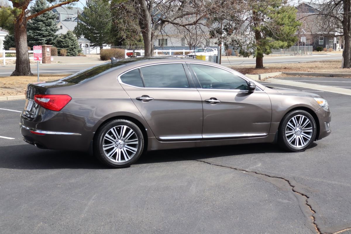 Used 2014 Kia Cadenza Premium w/ Luxury Package image 4
