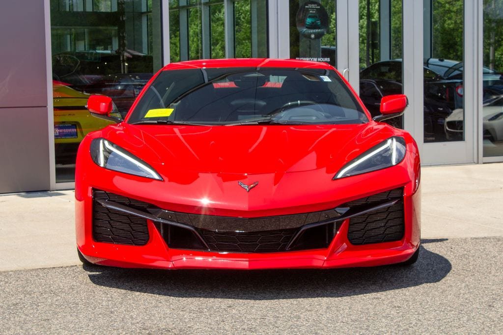 Used 2025 Chevrolet Corvette Z06 RWD image 2