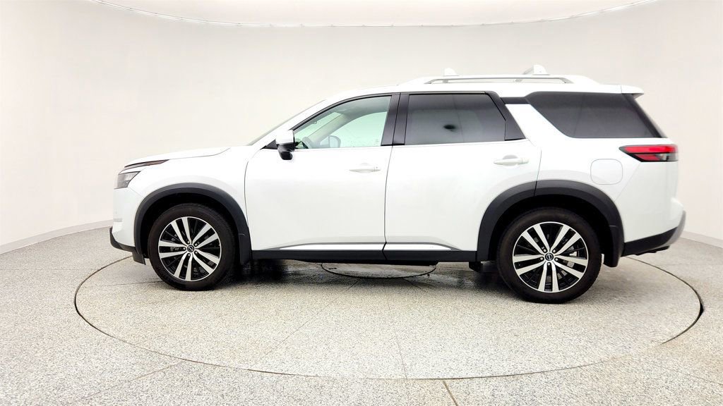 Used 2025 Nissan Pathfinder Platinum image 8
