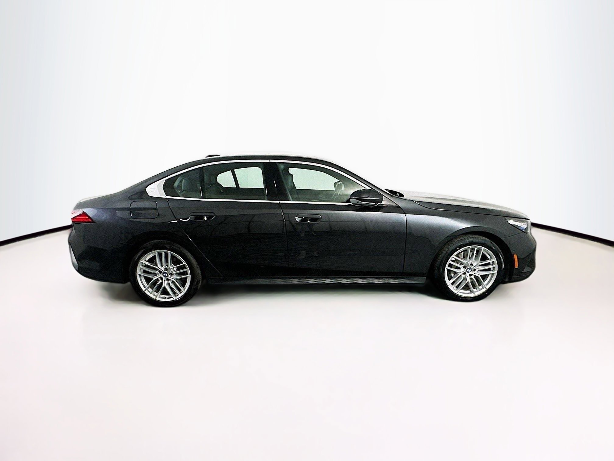 Used 2024 BMW 530i image 10