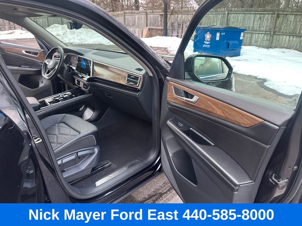 Used 2024 Volkswagen Atlas SE image 17