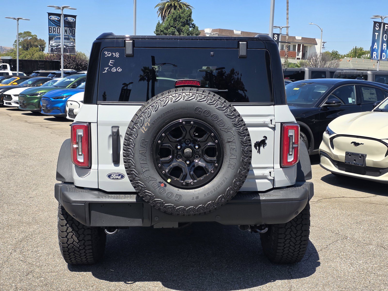 New 2026 Ford Bronco Badlands w/ Wildtrak Package AWD/4WD image 5