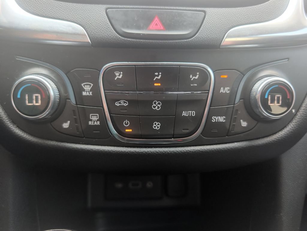 Used 2021 Chevrolet Equinox LT FWD image 15