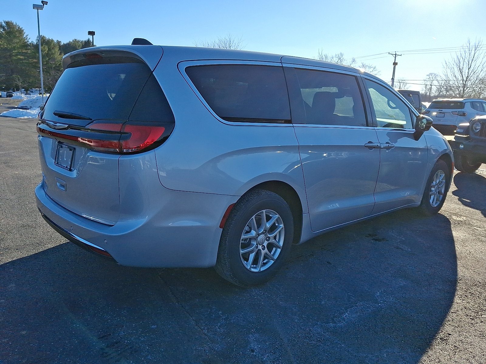 New 2026 Chrysler Pacifica Select FWD image 3