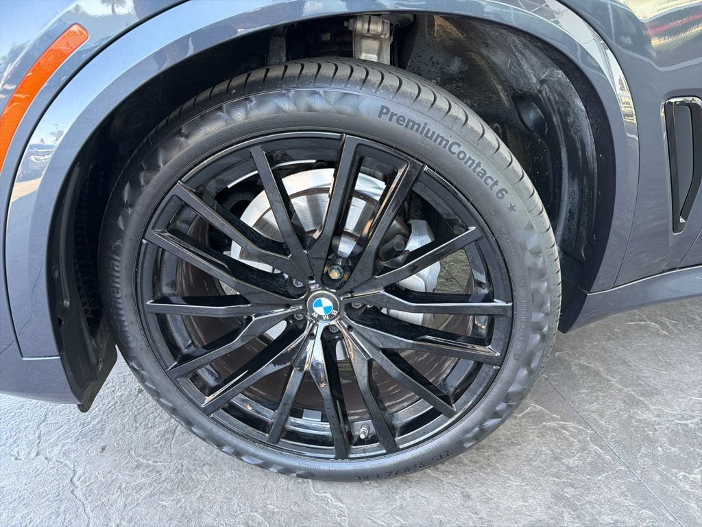 Used 2022 BMW X5 xDrive40i w/ M Sport Package AWD/4WD image 5