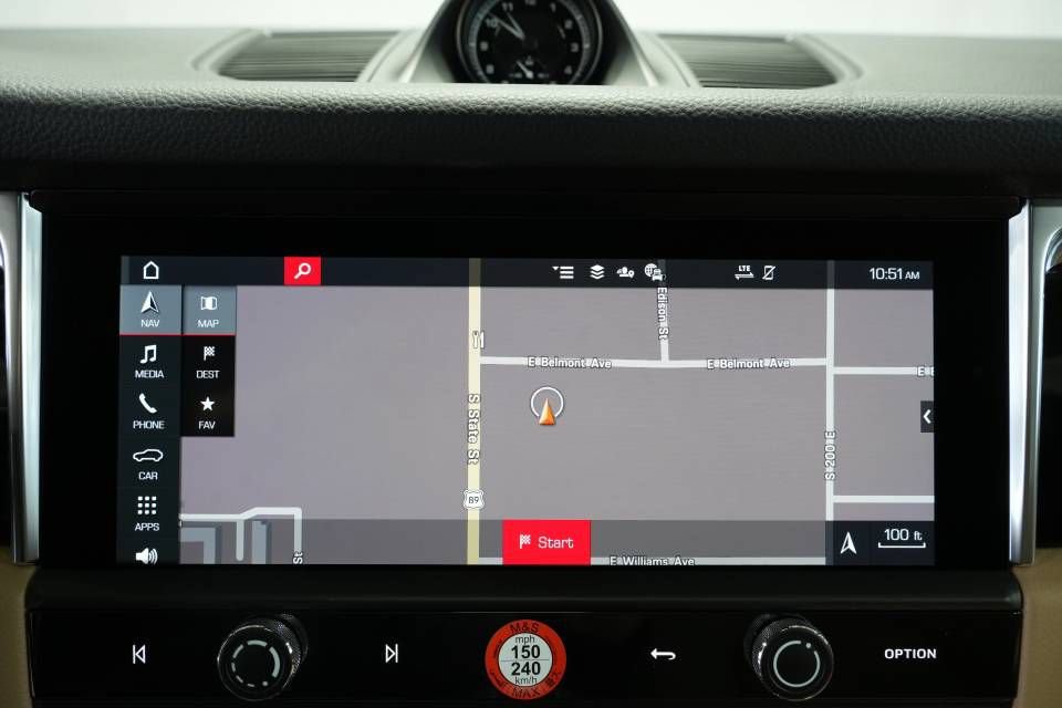 Certified 2026 Porsche Macan AWD/4WD image 19