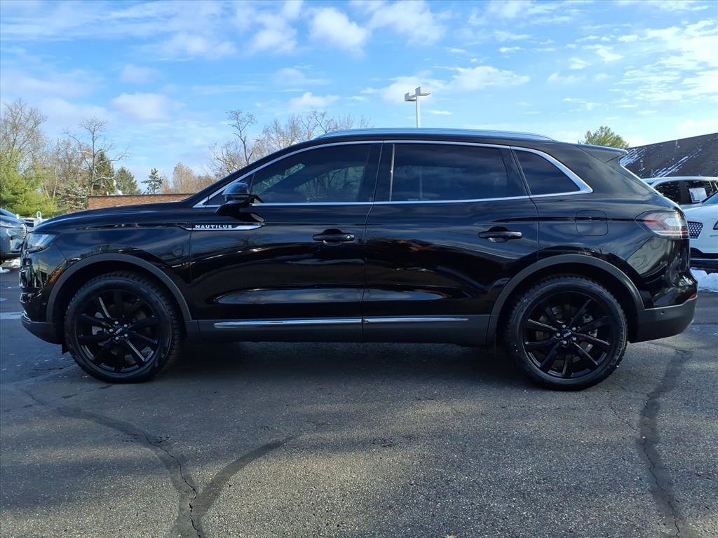 Certified 2023 Lincoln Nautilus Reserve w/ Equipment Group 202A image 4