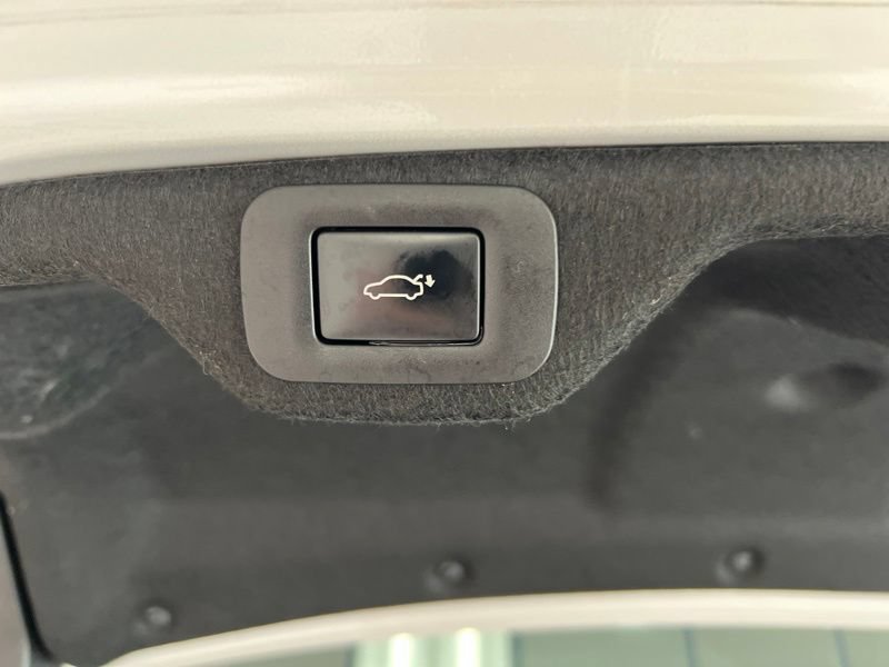 Used 2024 Lexus ES 300h w/ Accessory Package (Z1) FWD image 9