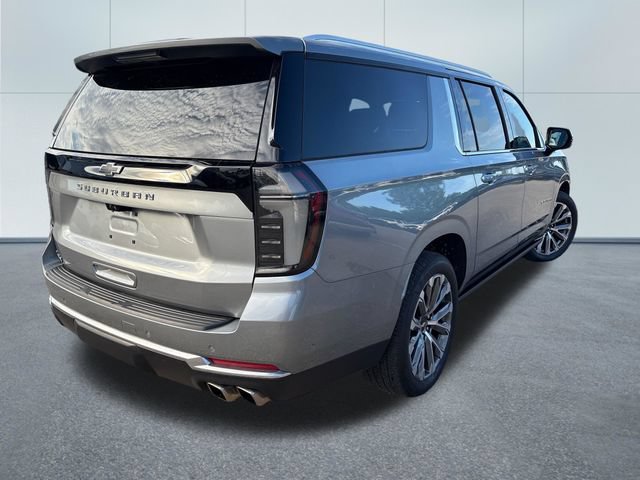 Used 2025 Chevrolet Suburban High Country AWD/4WD image 4